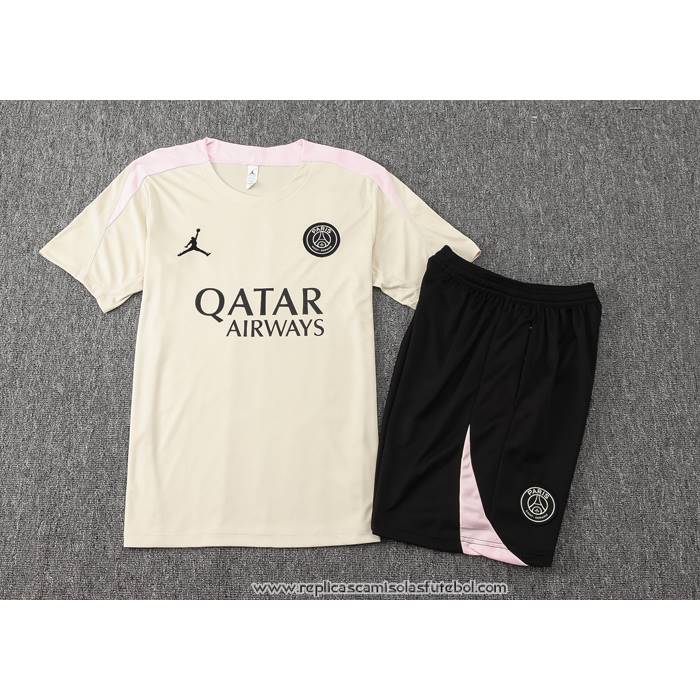 Fato de Treino
 Paris Saint-Germain Jordan 2024-2025 Manga Curta
 Amarelo
 - Calcas Curta
